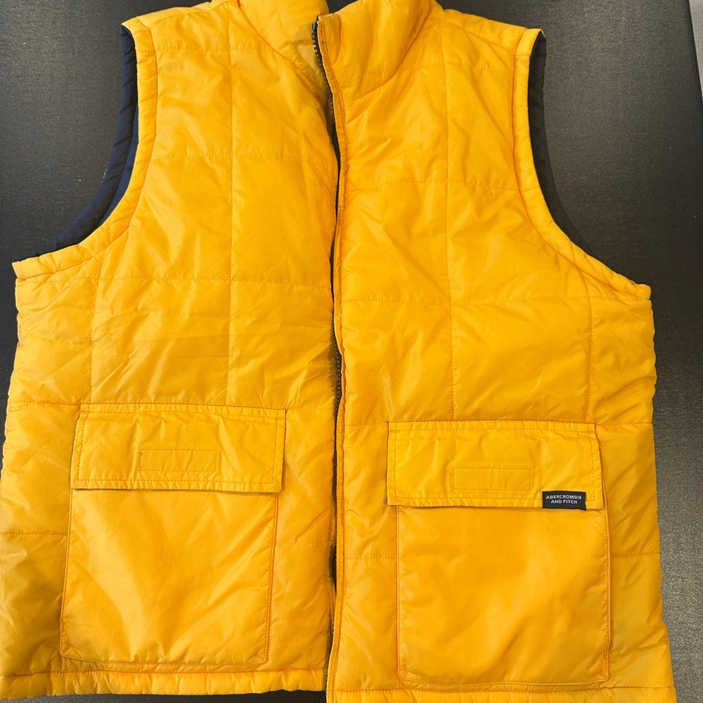 Abercrombie & Fitch REVERSIBLE Yellow & Navy Blue Puffer Vest Women’s Preloved